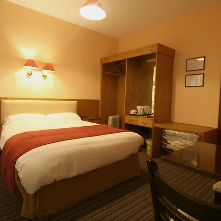 The Parkway Hotel 3*